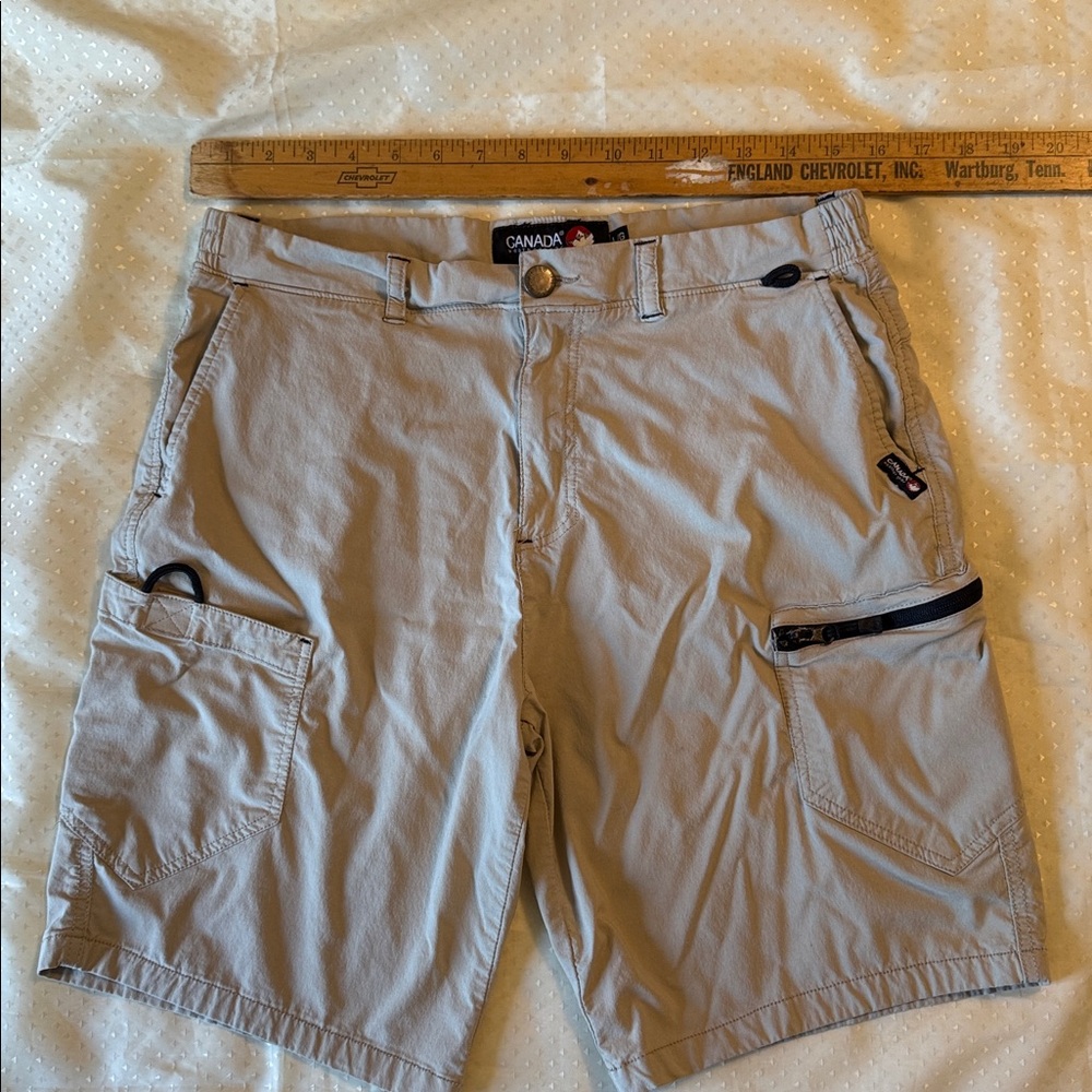 CANADA Bengaline stretch shorts weathergear. Sz large.  Tan khaki.
